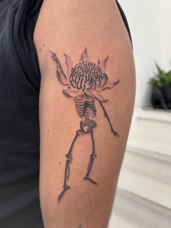 Disco Fever Skelly Flowerhead with Amanita flower
