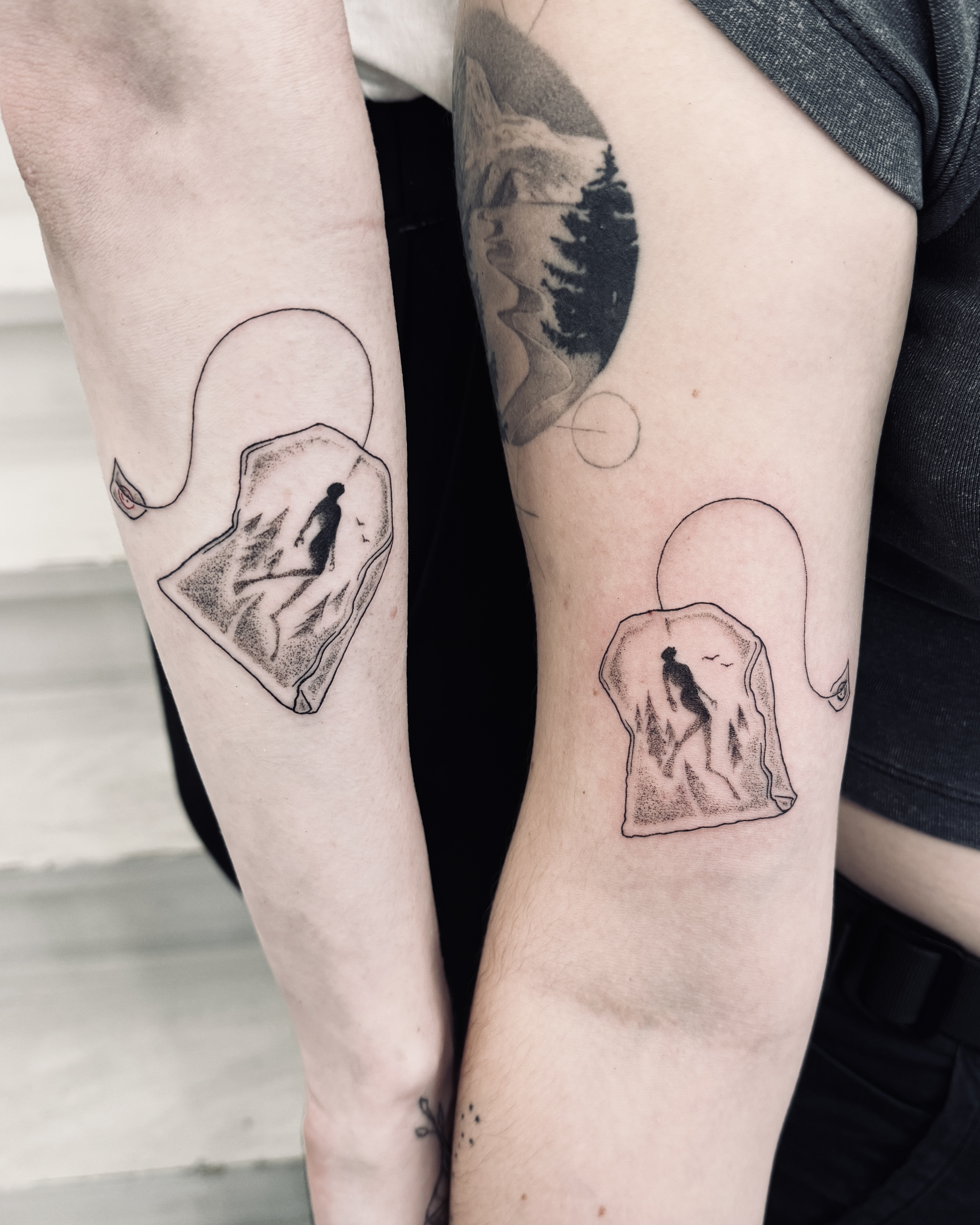 Fineline Teabag Diver Tattoo